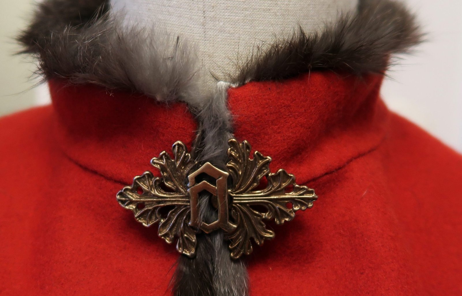 Let yourself be inspired by our fabrics and fur linings