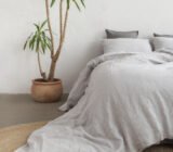 Linen bed linen: the queen of all time