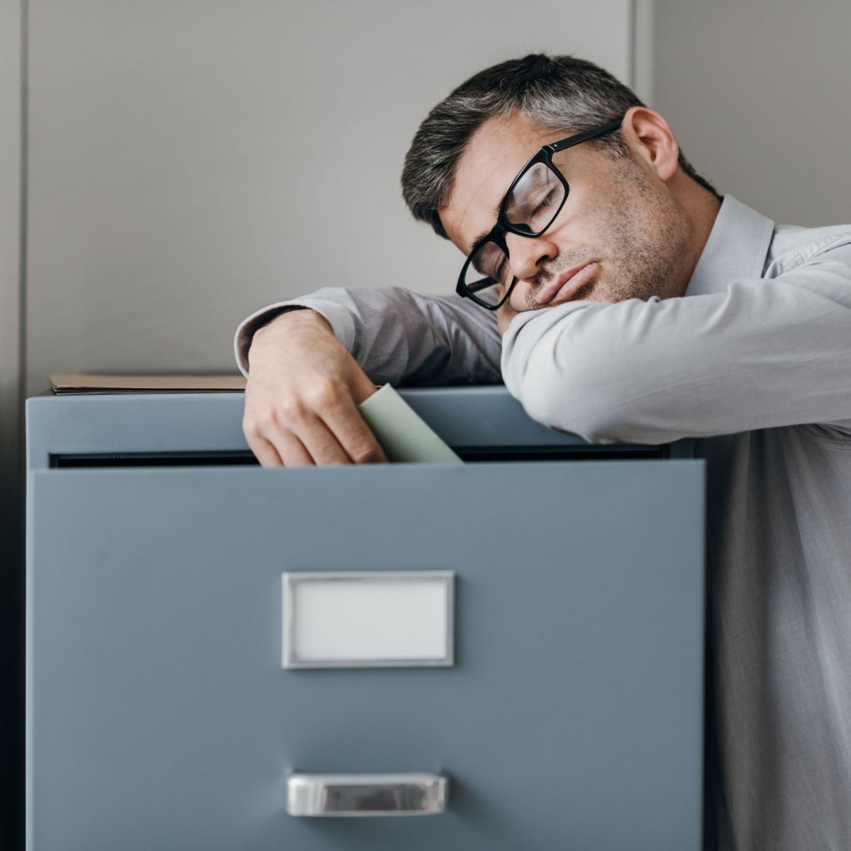 Narcolepsy: Symptoms, Causes and Treatment - What's Behind Sudden Drowsiness.