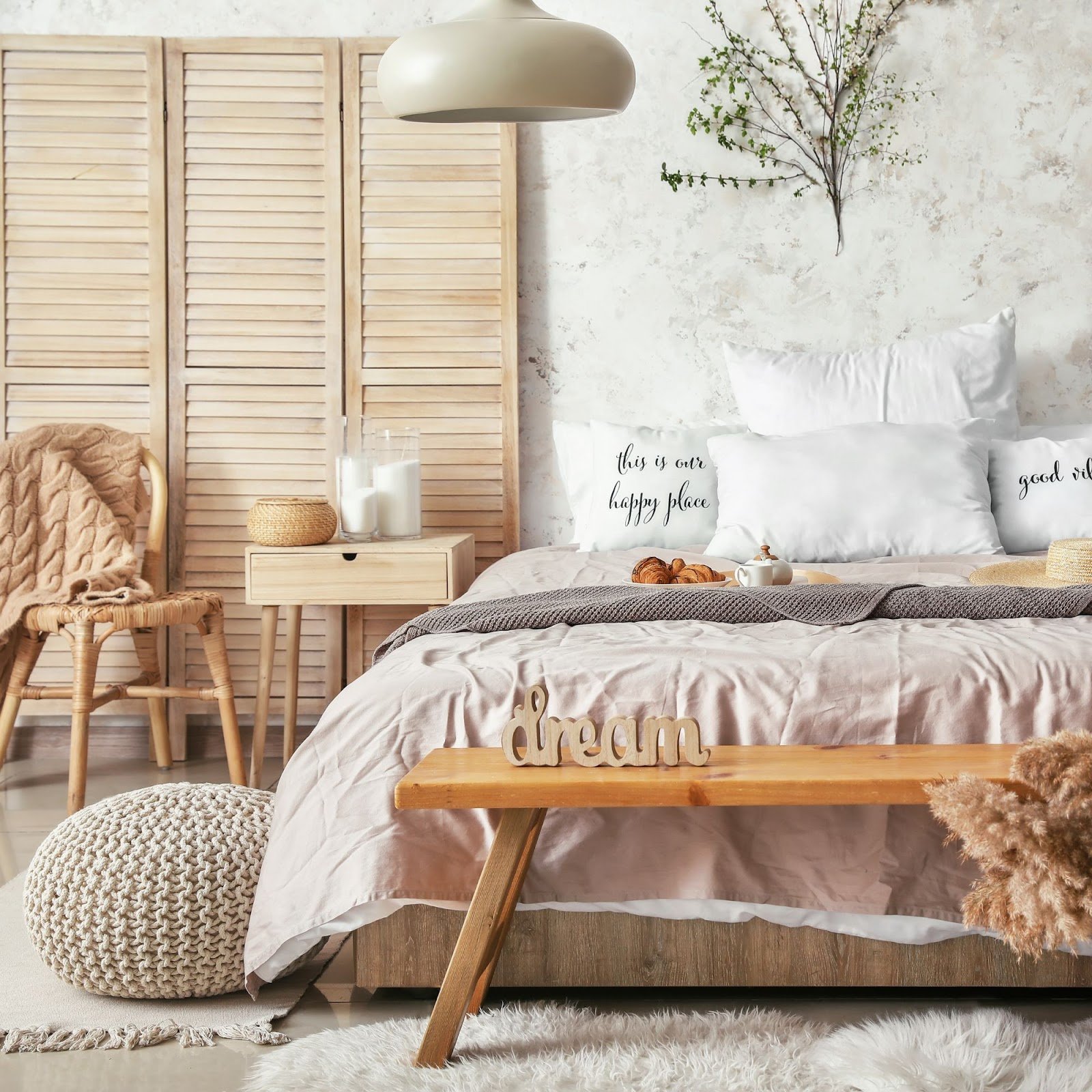 The spring atmosphere in the house is a feeling of lightness, light and new energy.